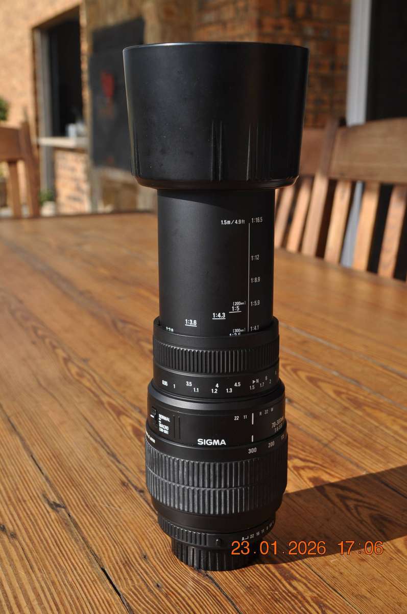 Sigma 70-300mm Zoom Camera Lens (pentax mount)