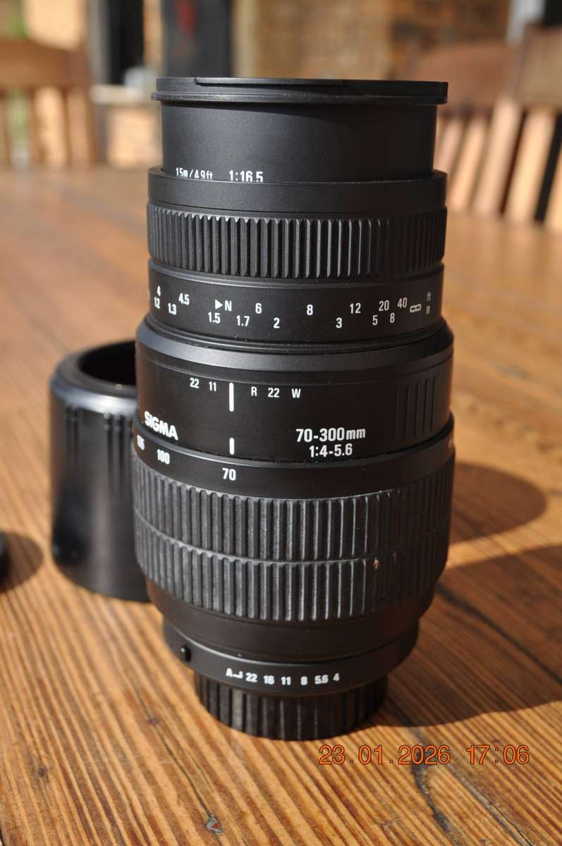 Sigma 70-300mm Zoom Camera Lens (pentax mount)