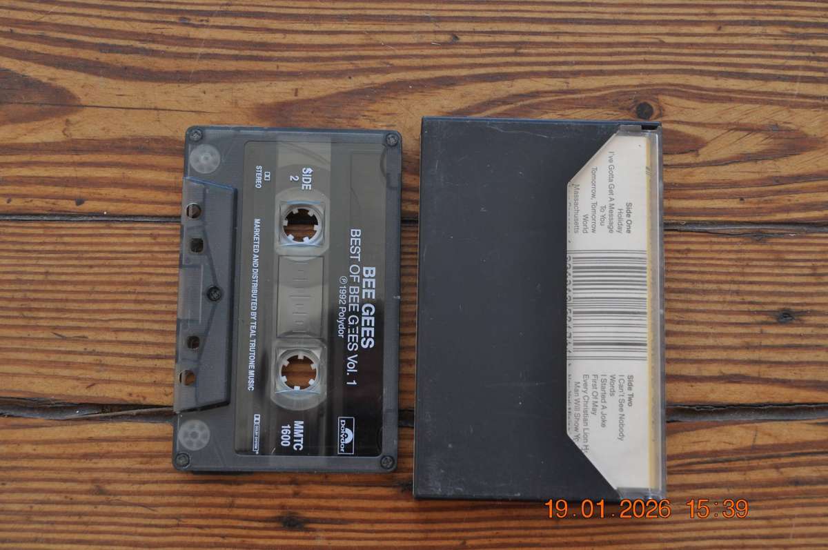 Bee Gees - Best Of : Vol 1 (Cassette)
