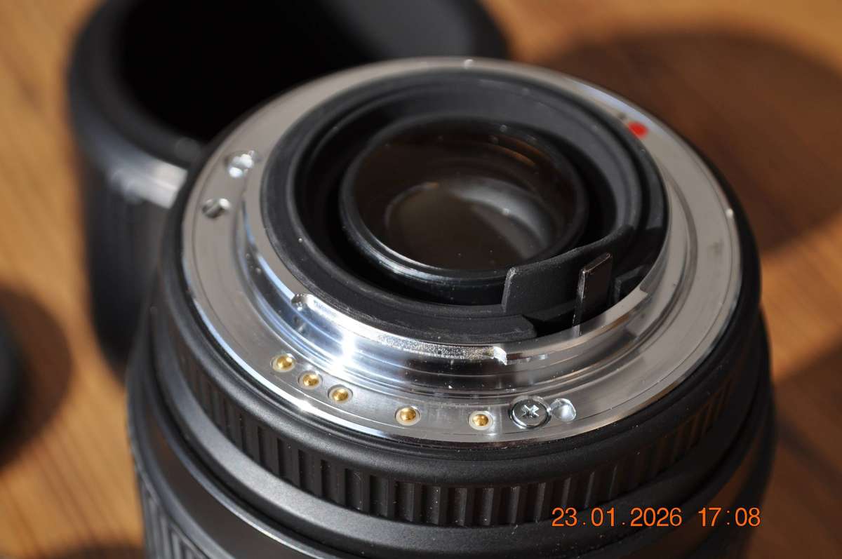 Sigma 70-300mm Zoom Camera Lens (pentax mount)