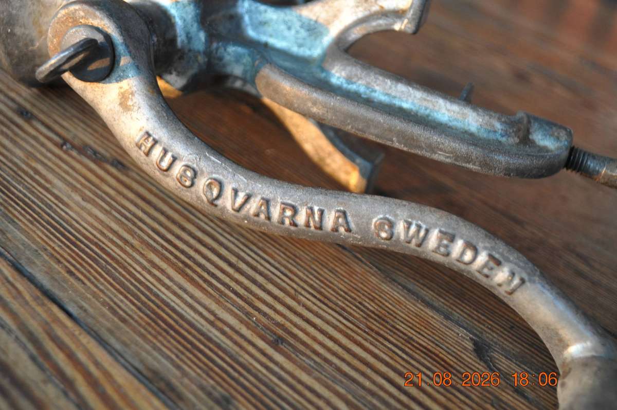 Vintage Husqvarna Sweden Cast Iron Meat Mincer No.5