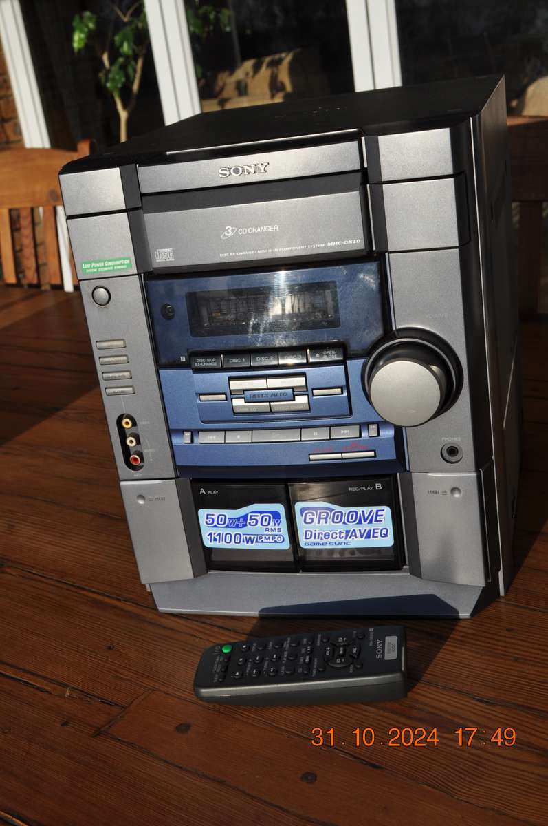 Old School Sony Hi Fi (no speakers)