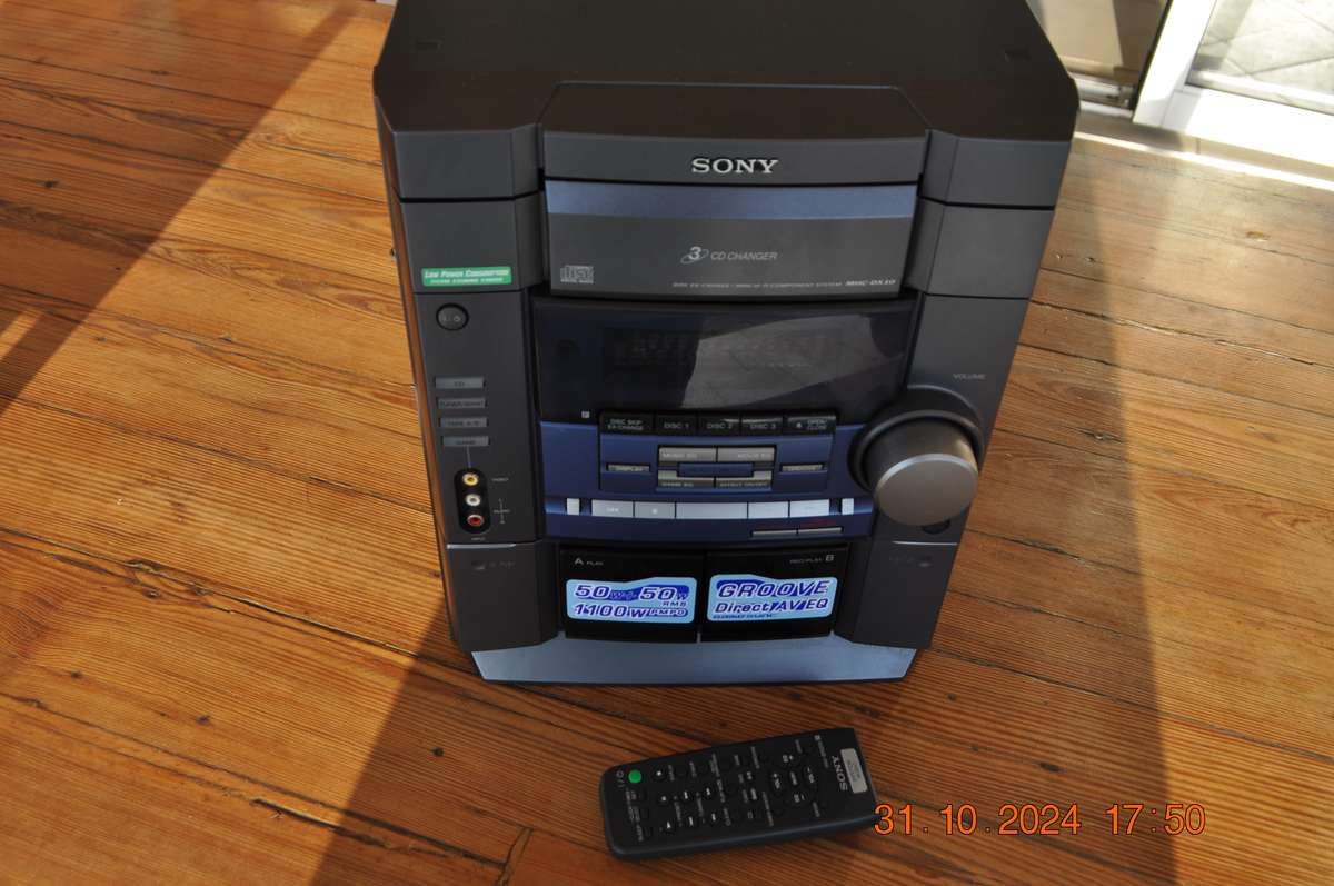 Old School Sony Hi Fi (no speakers)