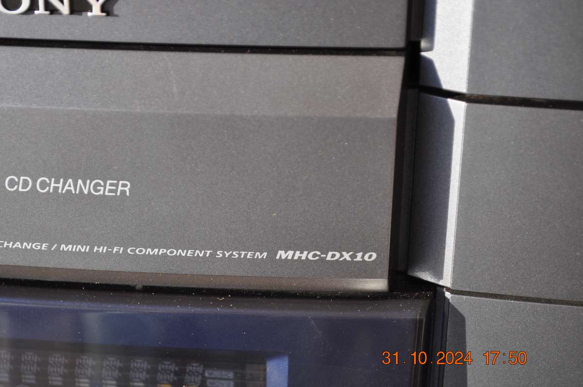 Old School Sony Hi Fi (no speakers)