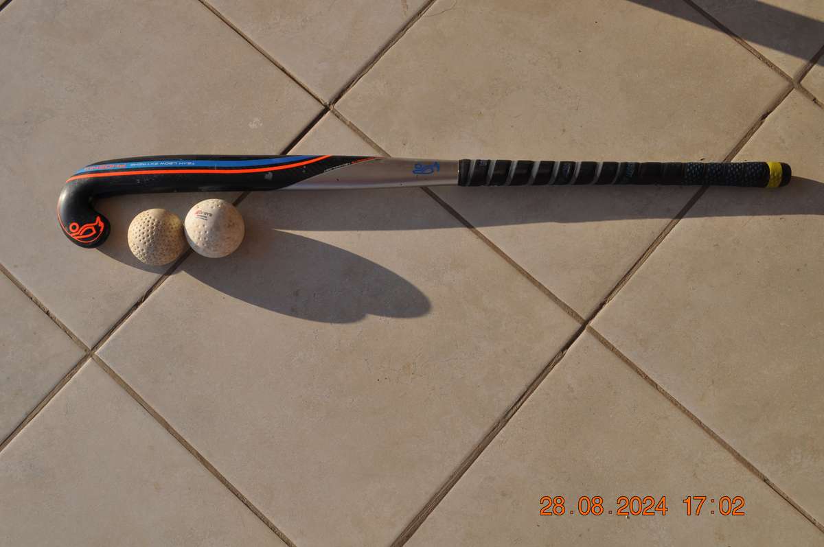 Kookaburra Phoenix Hockey Stick Plus 2 Practice Balls