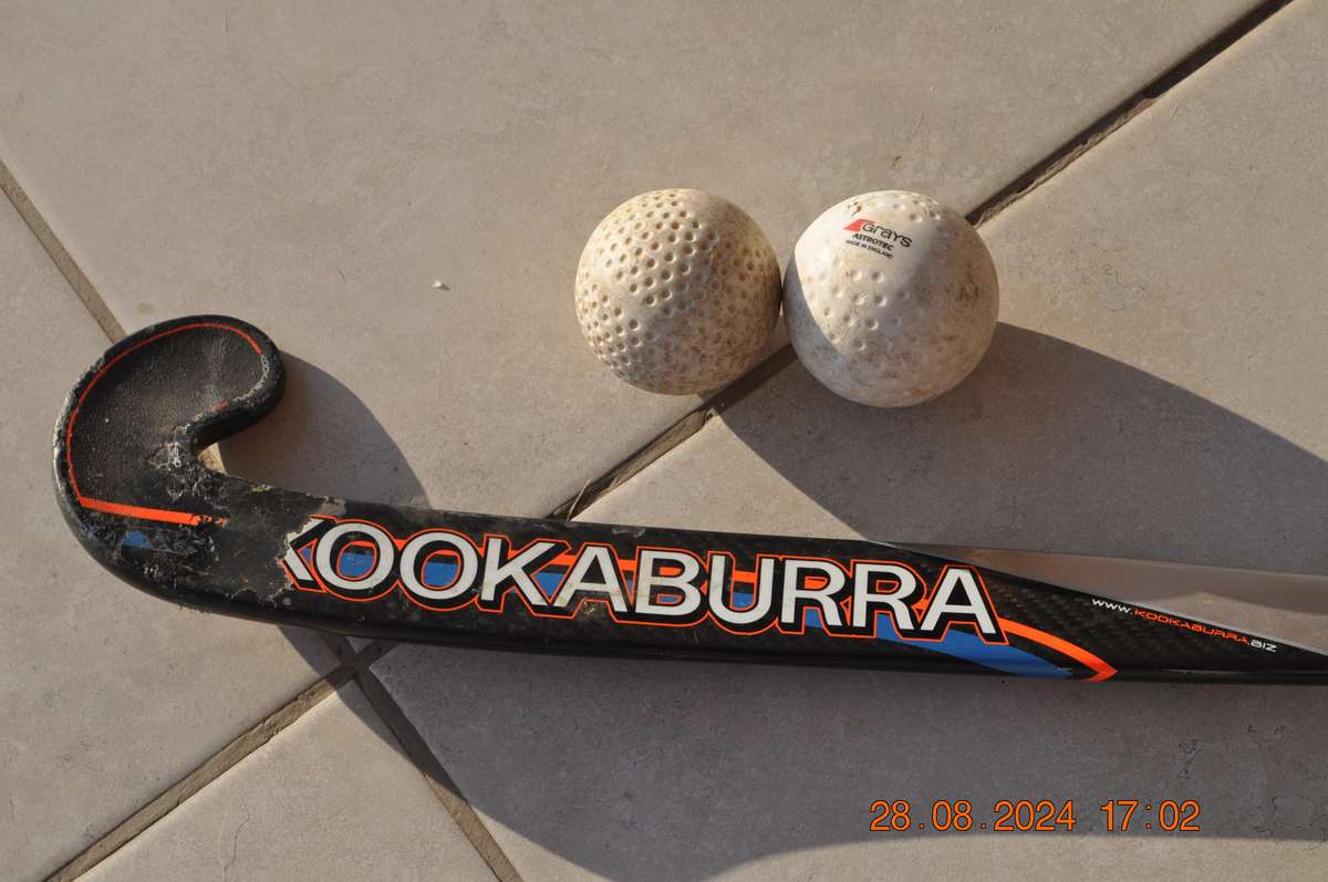 Kookaburra Phoenix Hockey Stick Plus 2 Practice Balls