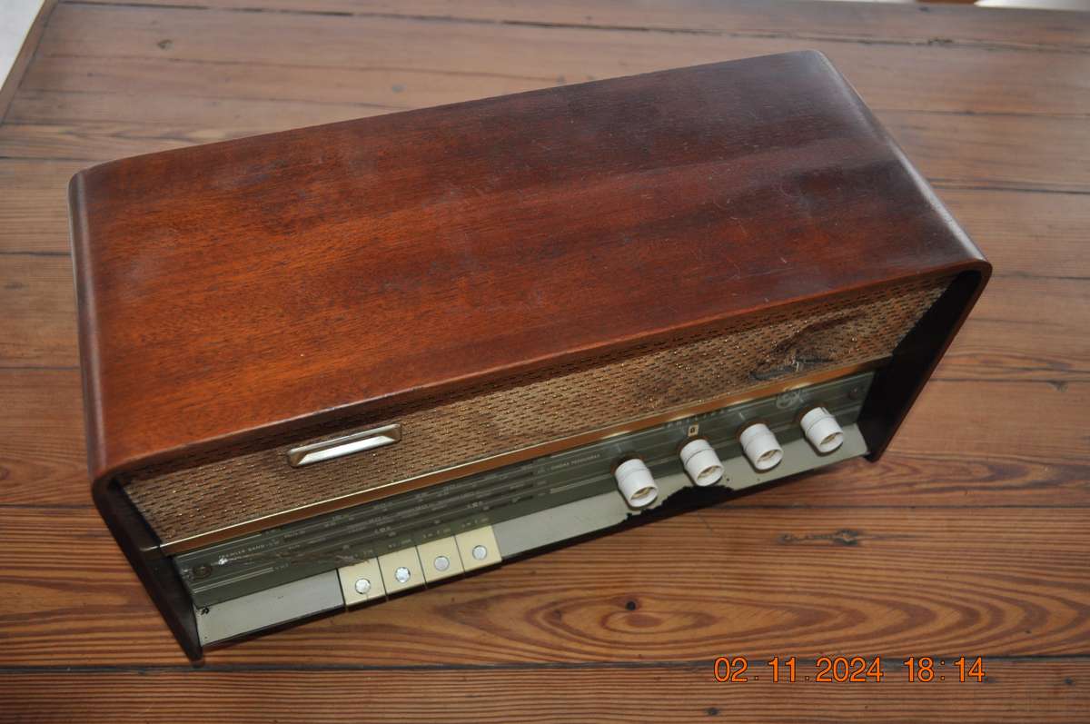 Vintage 1960s Phillips Tube Radio