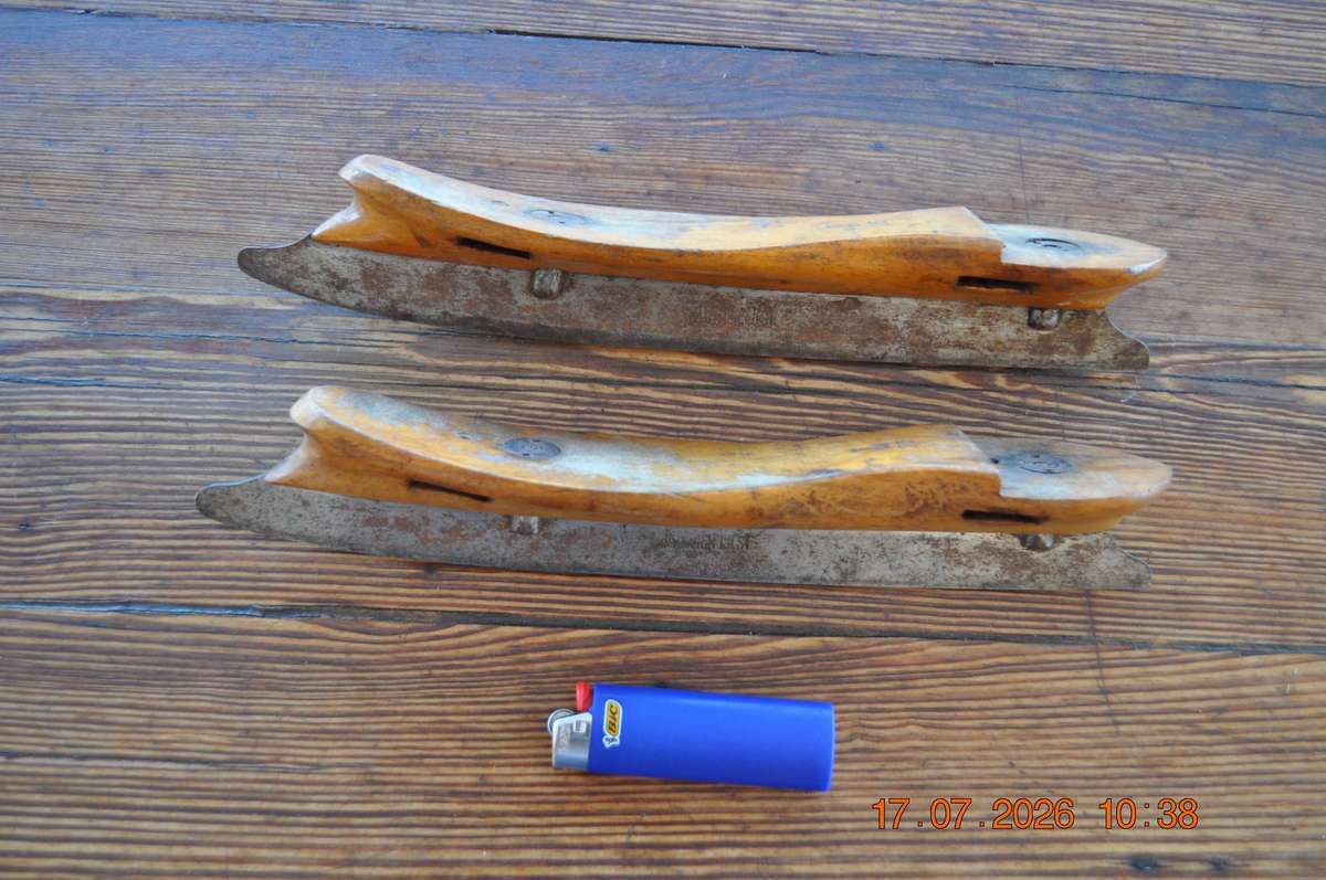 Vintage Batavier IJLST Wooden Ice Skates