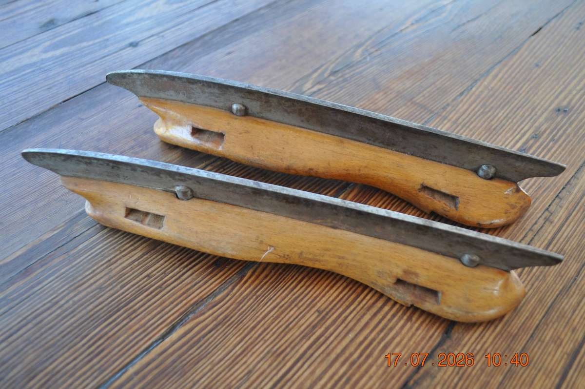 Vintage Batavier IJLST Wooden Ice Skates
