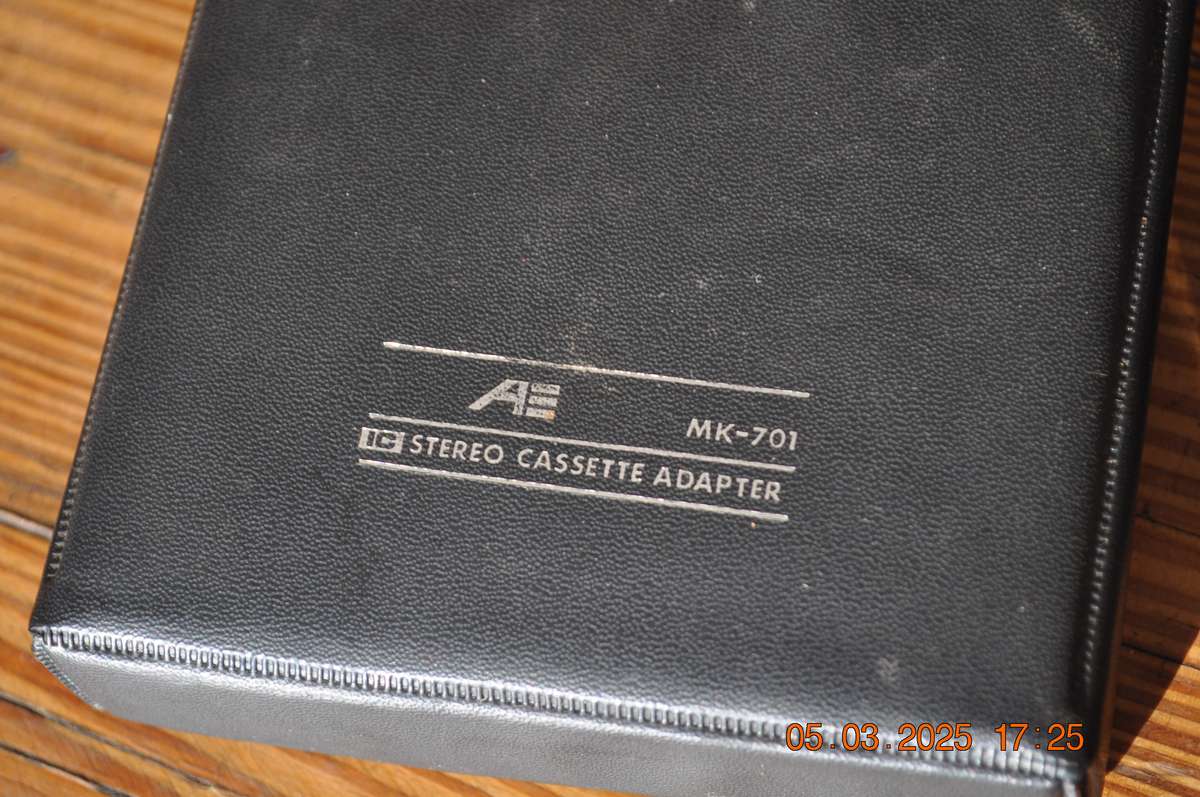 Vintage IC Stereo Cassette Adapter (not tested)