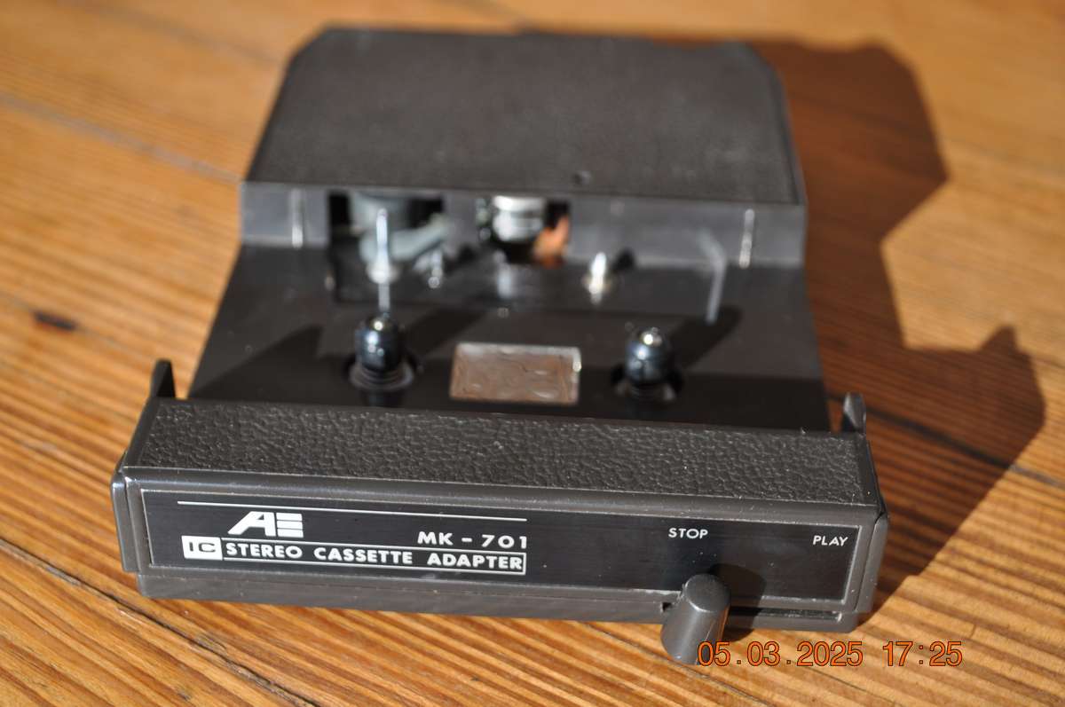 Vintage IC Stereo Cassette Adapter (not tested)
