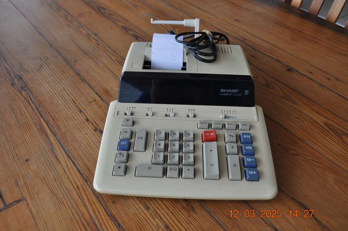 Sharp 12 Digit Desktop Adding Machine Calculator (needs ink)