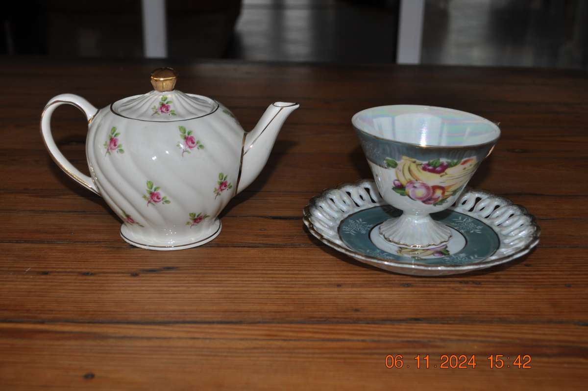 Vintage Sadler Teapot With Cup And Saucer