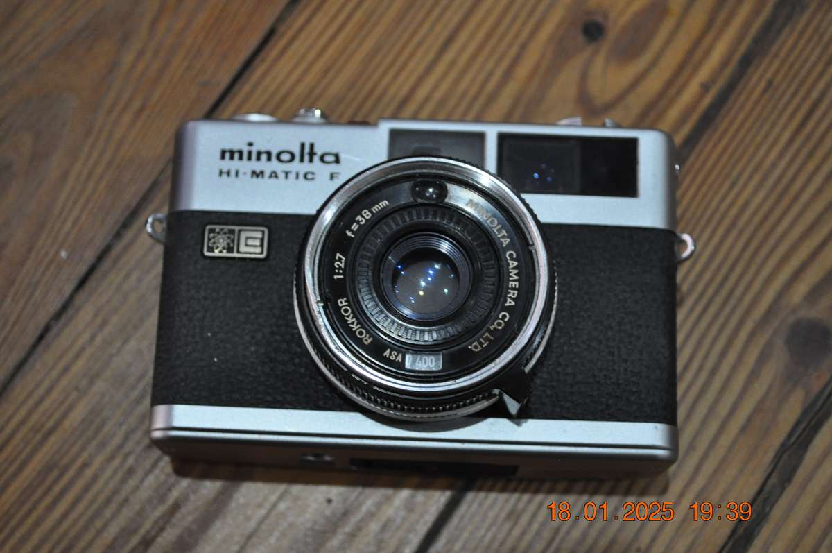 Minolta Hi-Matic F 35mm Film Camera (for parts)