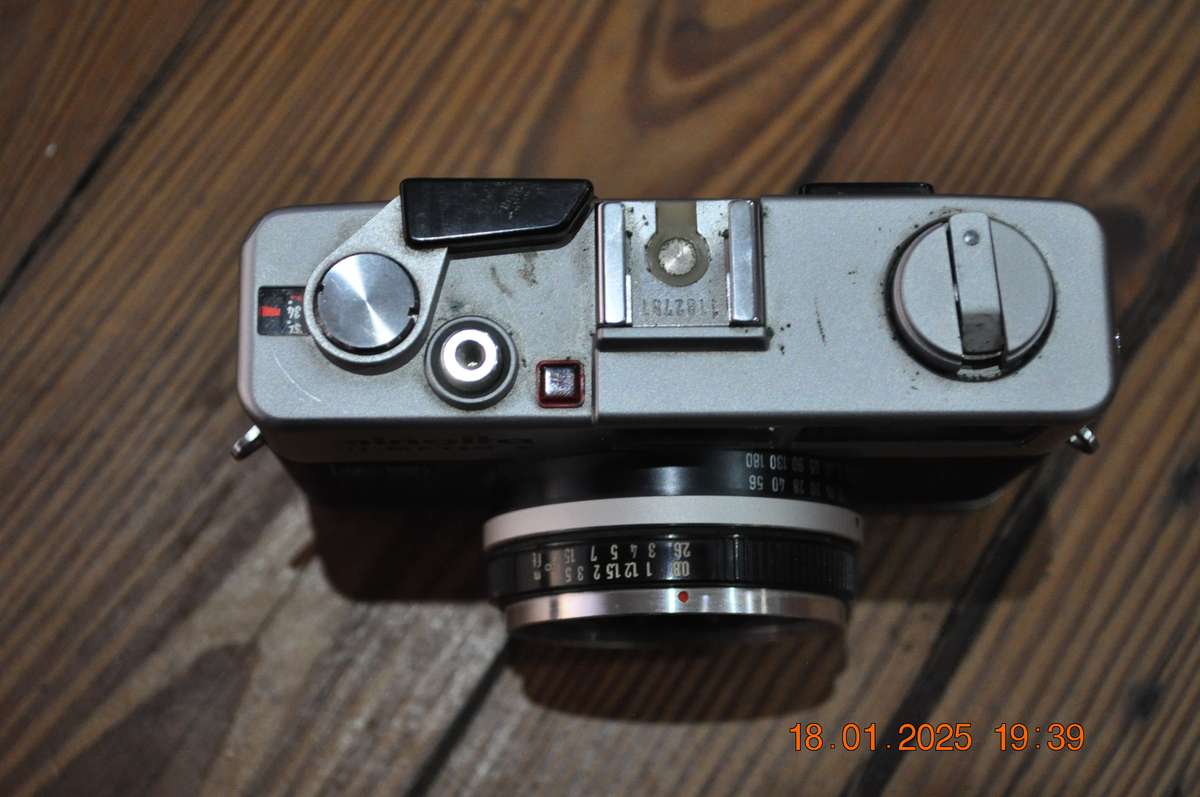 Minolta Hi-Matic F 35mm Film Camera (for parts)