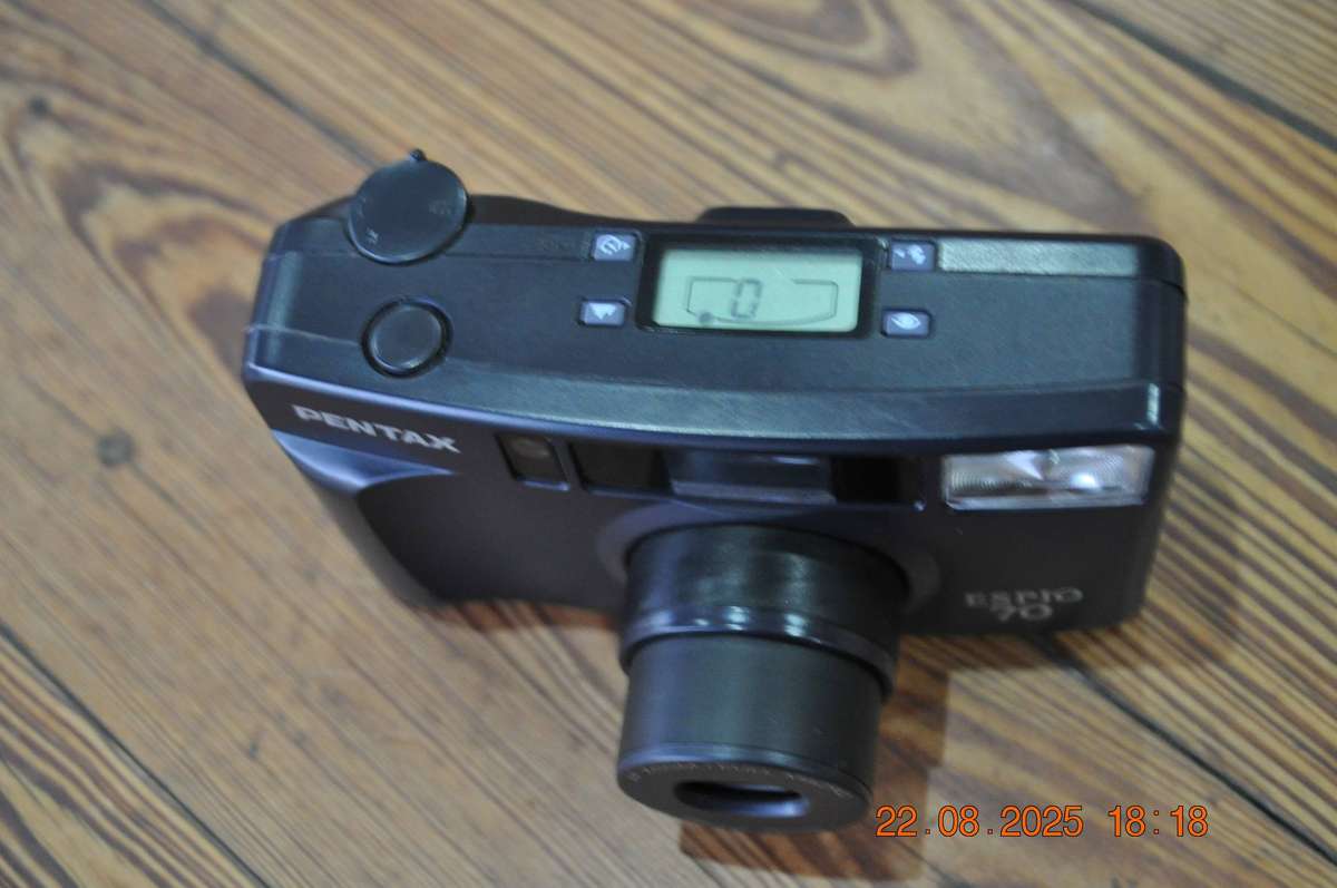 Pentax Espio 70 35mm Film Camera With Date