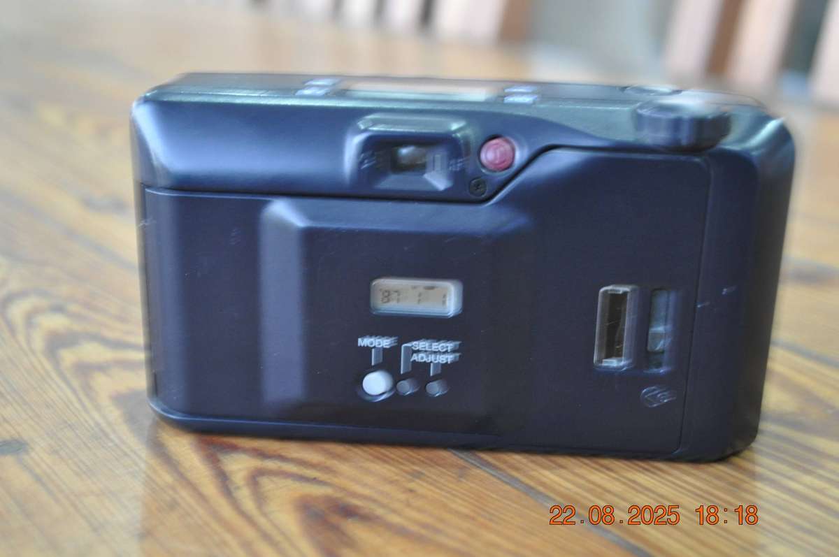 Pentax Espio 70 35mm Film Camera With Date