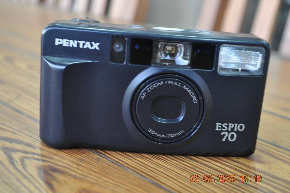 Pentax Espio 70 35mm Film Camera With Date
