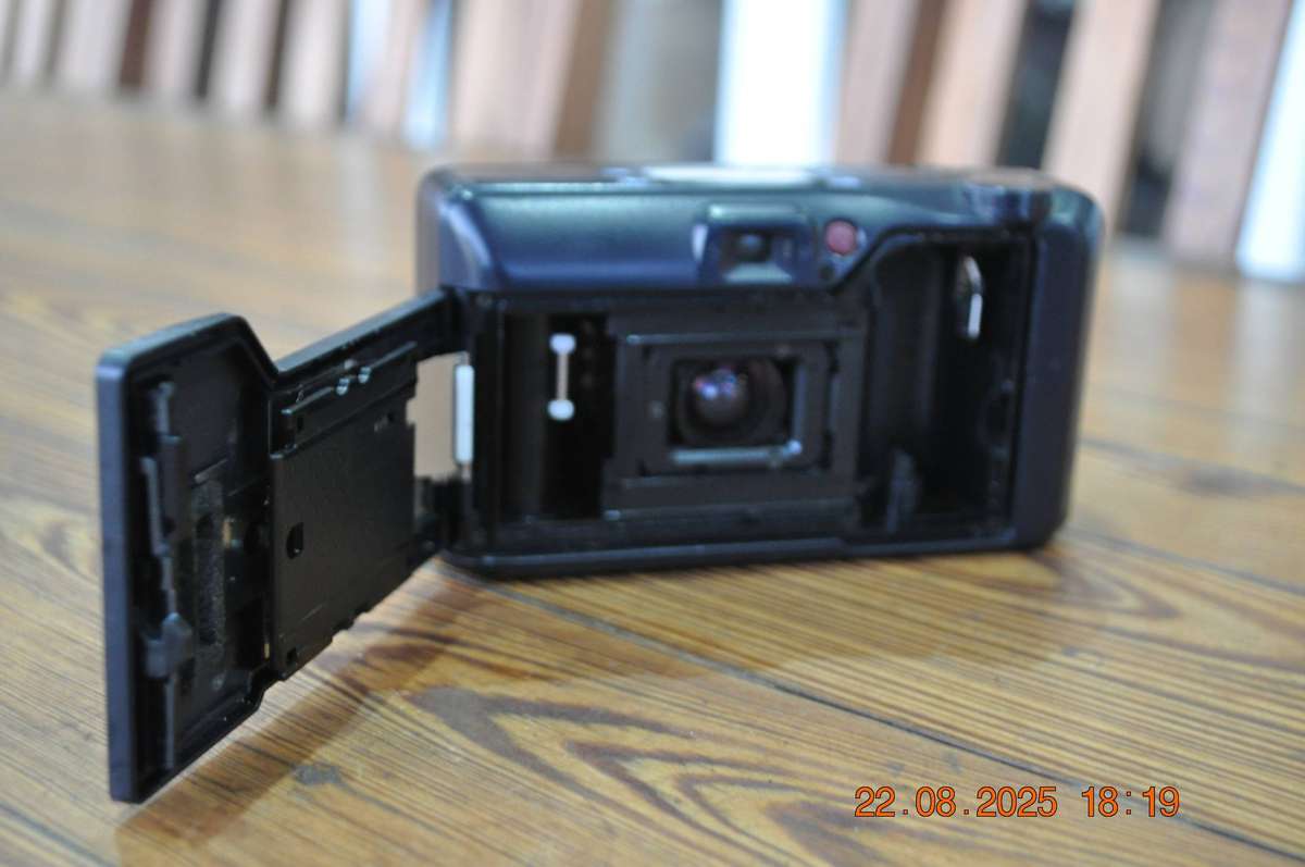 Pentax Espio 70 35mm Film Camera With Date