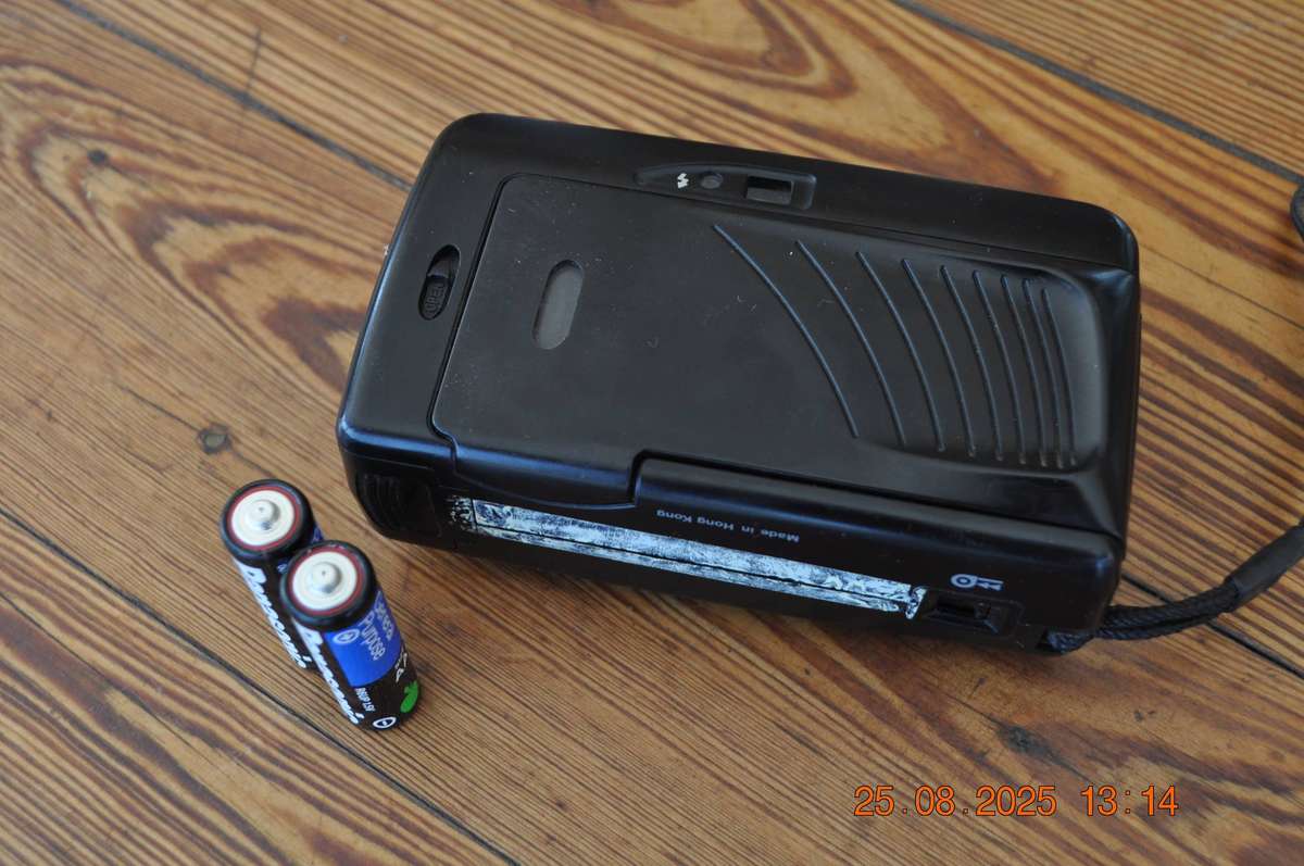 Halina 35mm Film Camera