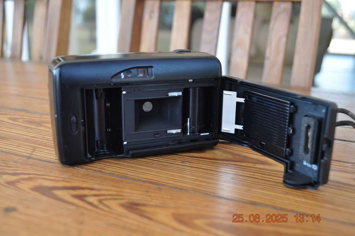 Halina 35mm Film Camera