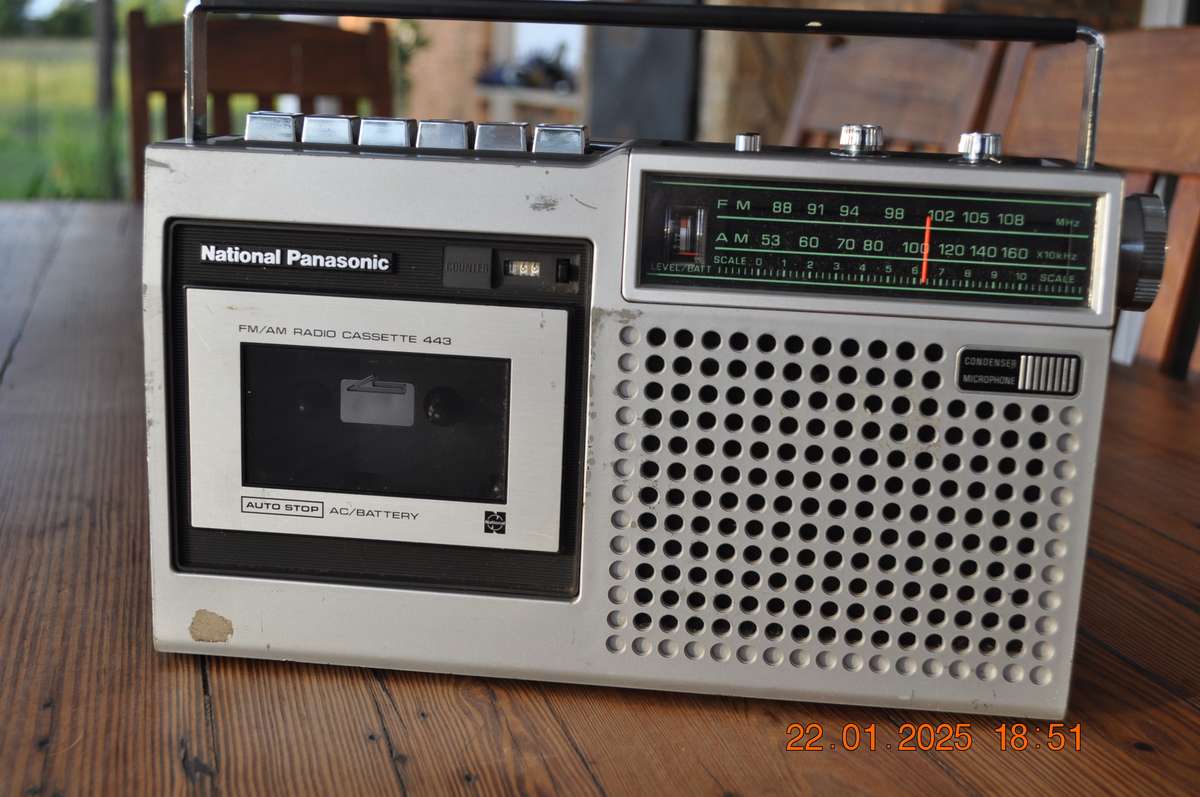 Vintage National Panasonic Radio Cassette (selling as is)