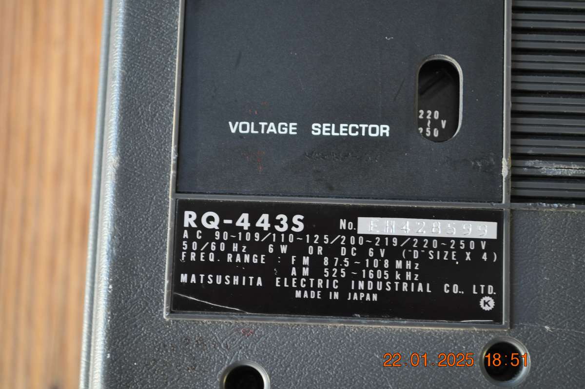 Vintage National Panasonic Radio Cassette (selling as is)