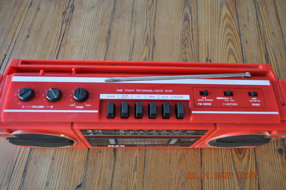 Vintage 1980s KIC Stereo Radio Cassette (parts or repair)