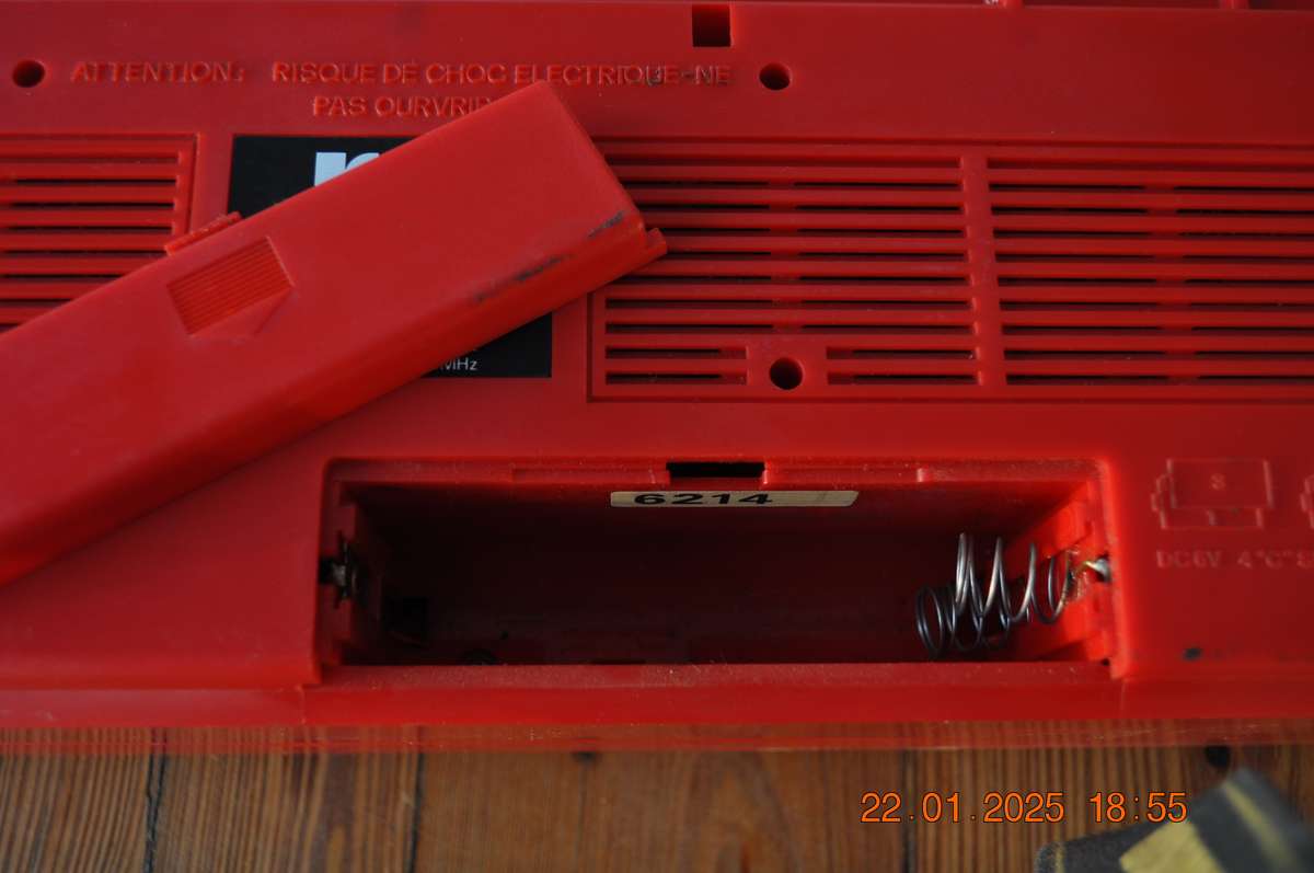 Vintage 1980s KIC Stereo Radio Cassette (parts or repair)