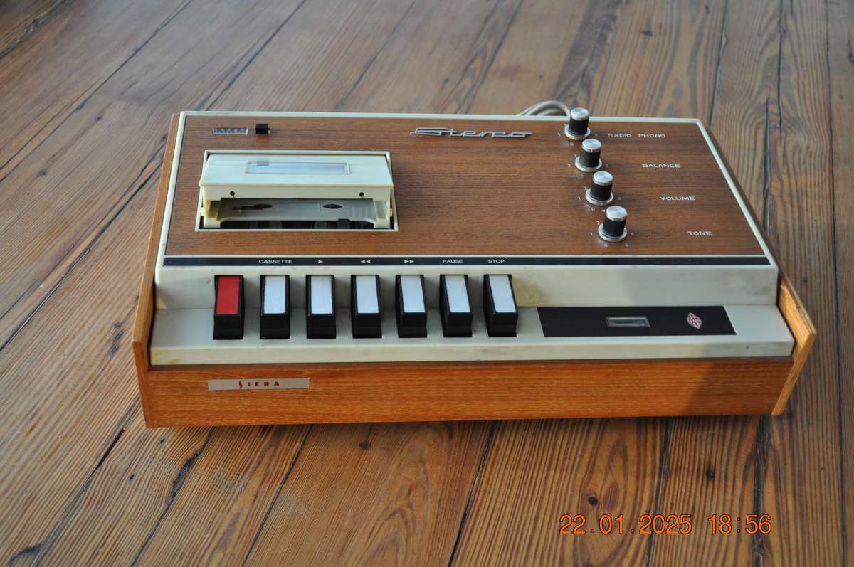 Vintage Siera Stereo Cassette Deck (parts or repair)