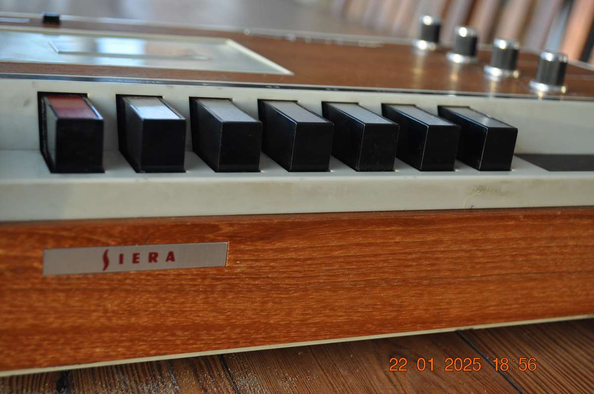Vintage Siera Stereo Cassette Deck (parts or repair)