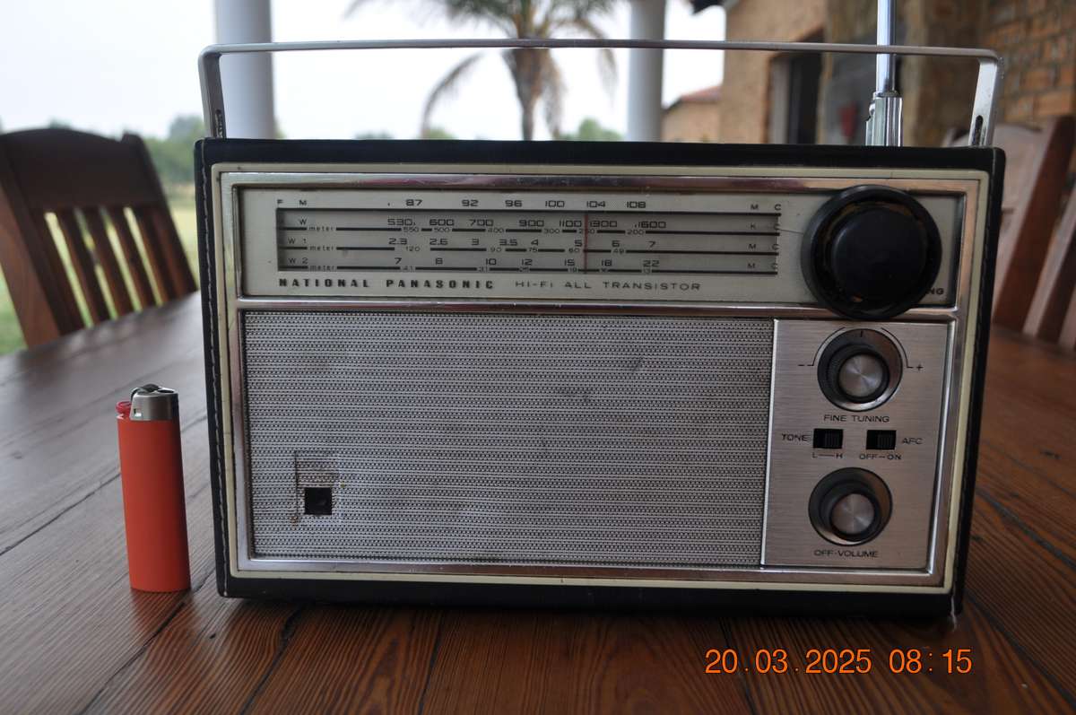 Vintage National Panasonic FM/AM Transistor Radio