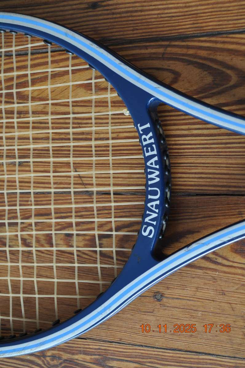 Vintage Snauwaert Lady Mid Tennis Racket