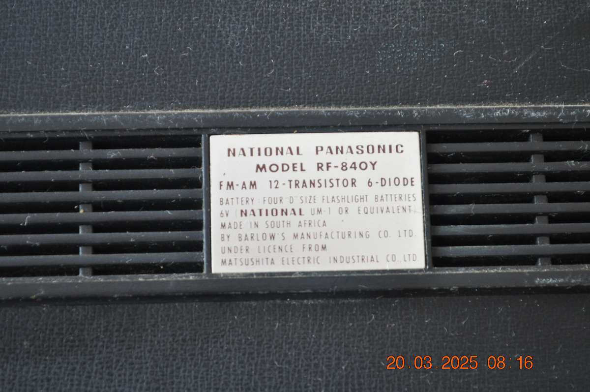 Vintage National Panasonic FM/AM Transistor Radio