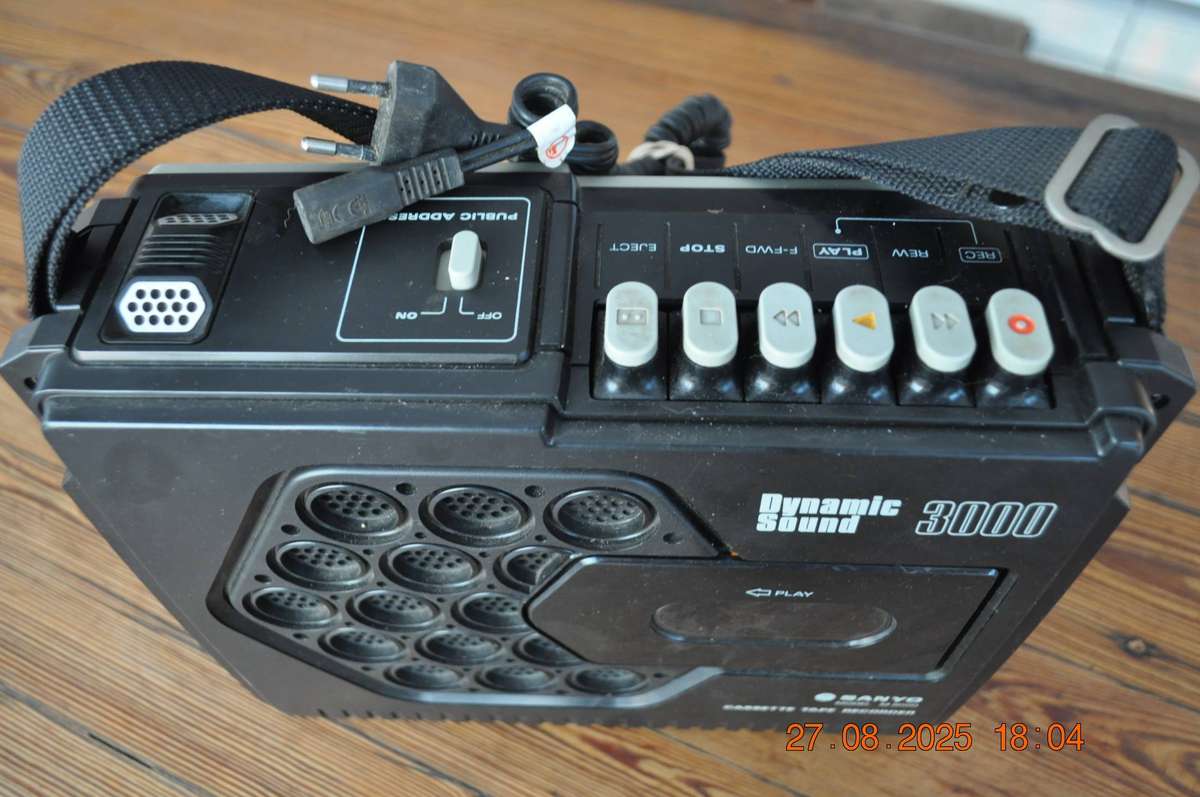 Vintage Sanyo Cassette Player M3000