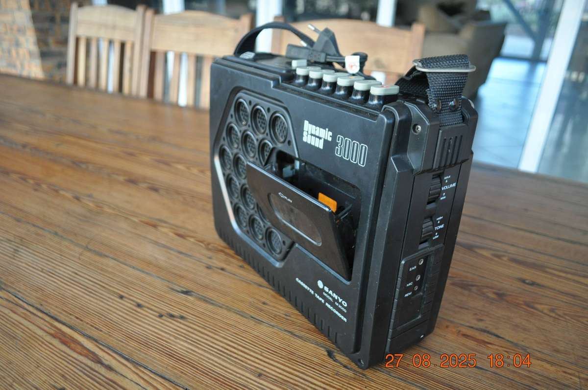 Vintage Sanyo Cassette Player M3000