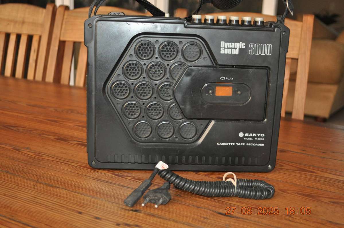 Vintage Sanyo Cassette Player M3000