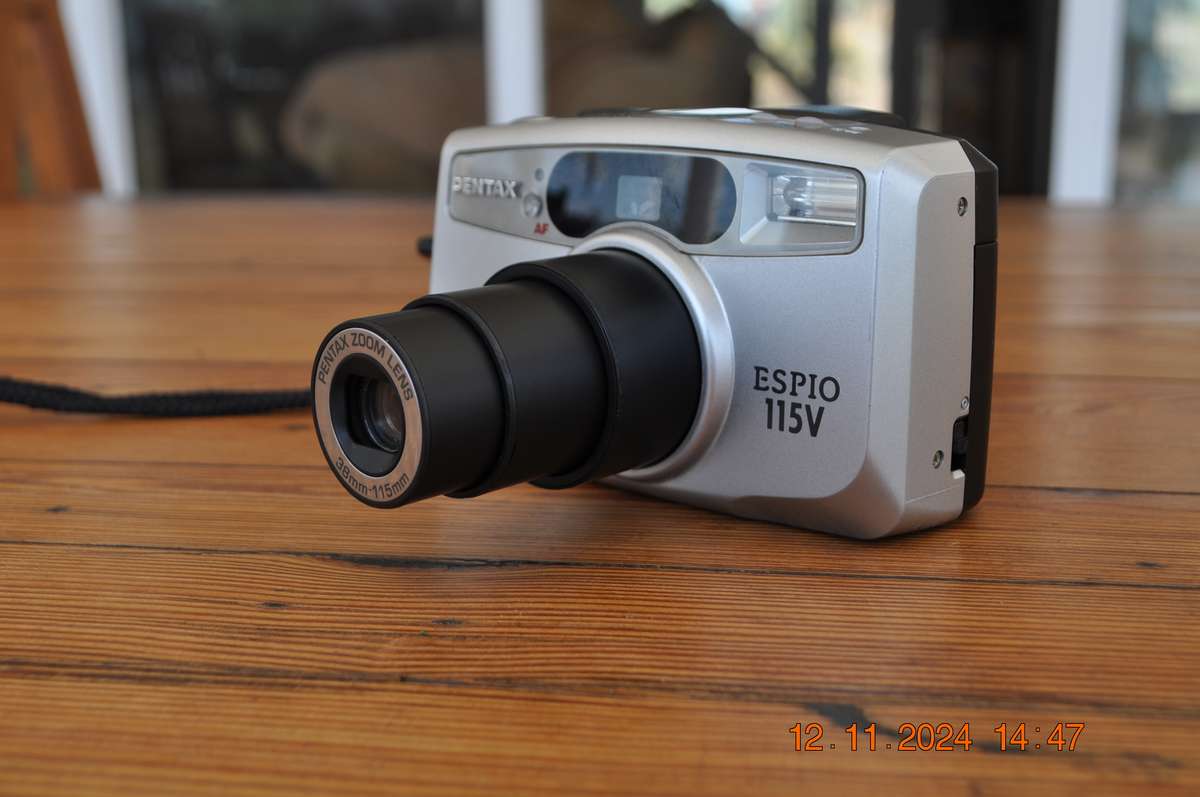 Pentax Espio 115V 35mm Film Camera With Zoom