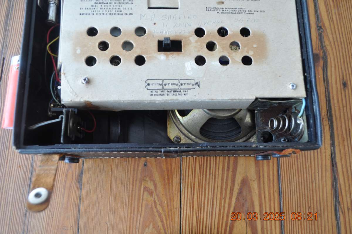 Vintage National Panasonic FM/AM 3 Band Transistor Radio