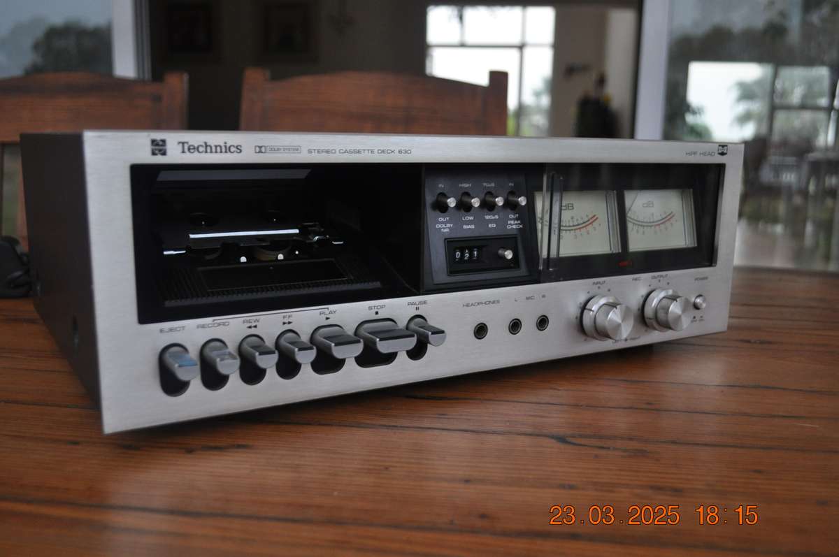 Vintage Technics Stereo Cassette Deck 630