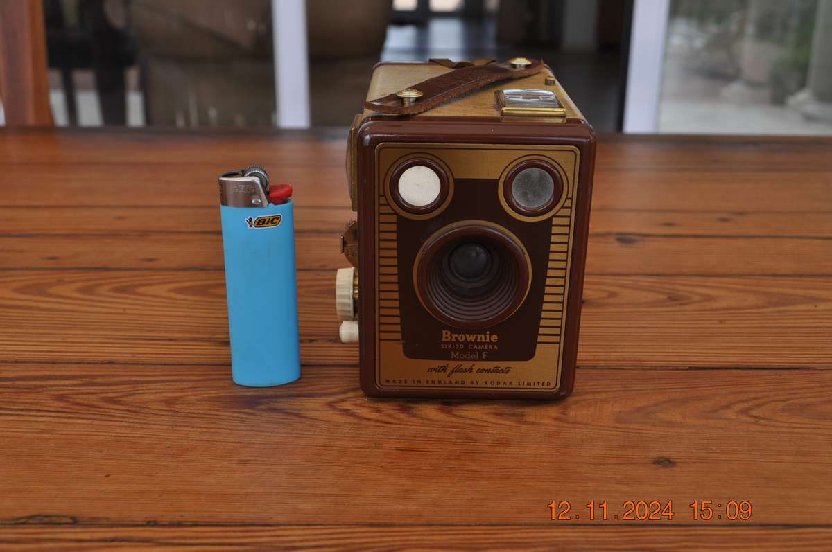 Brownie Six-20 Model F Camera
