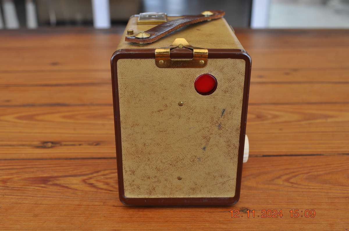 Brownie Six-20 Model F Camera