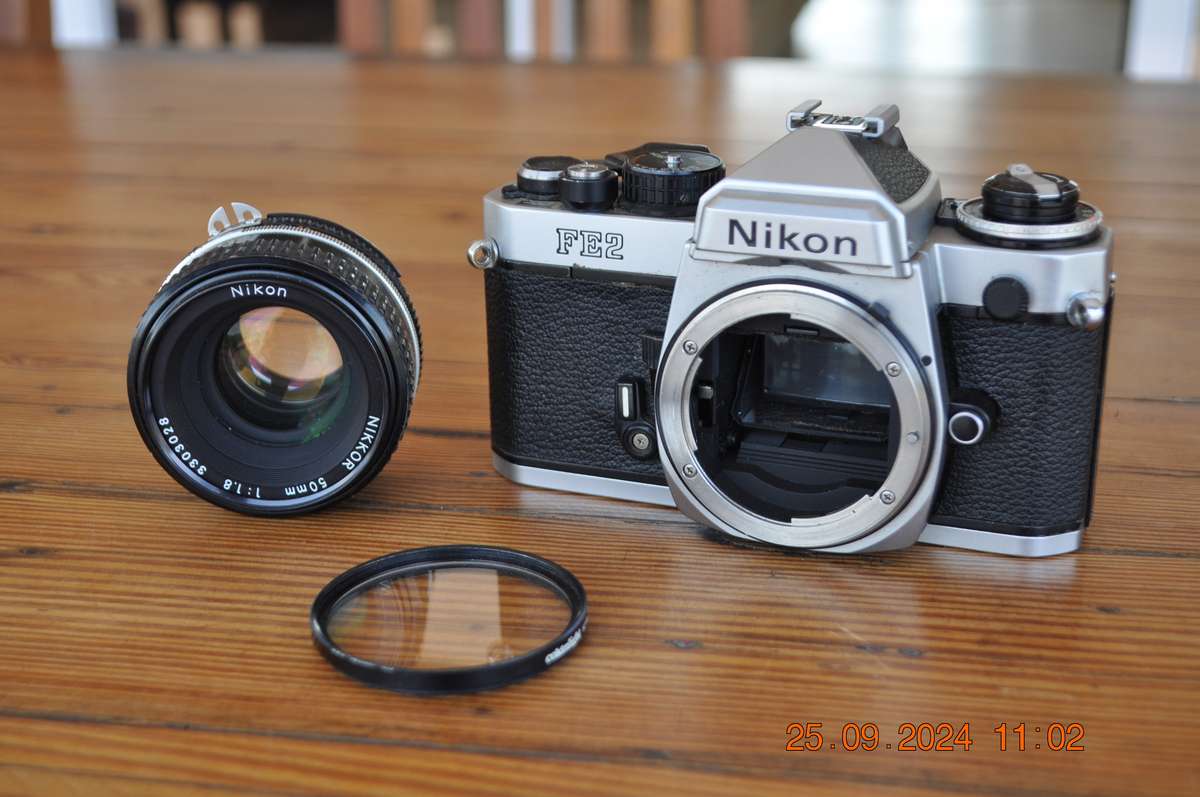 Nikon FE2 35mm Film Camera Lens Nikon 50mm 1:1.8