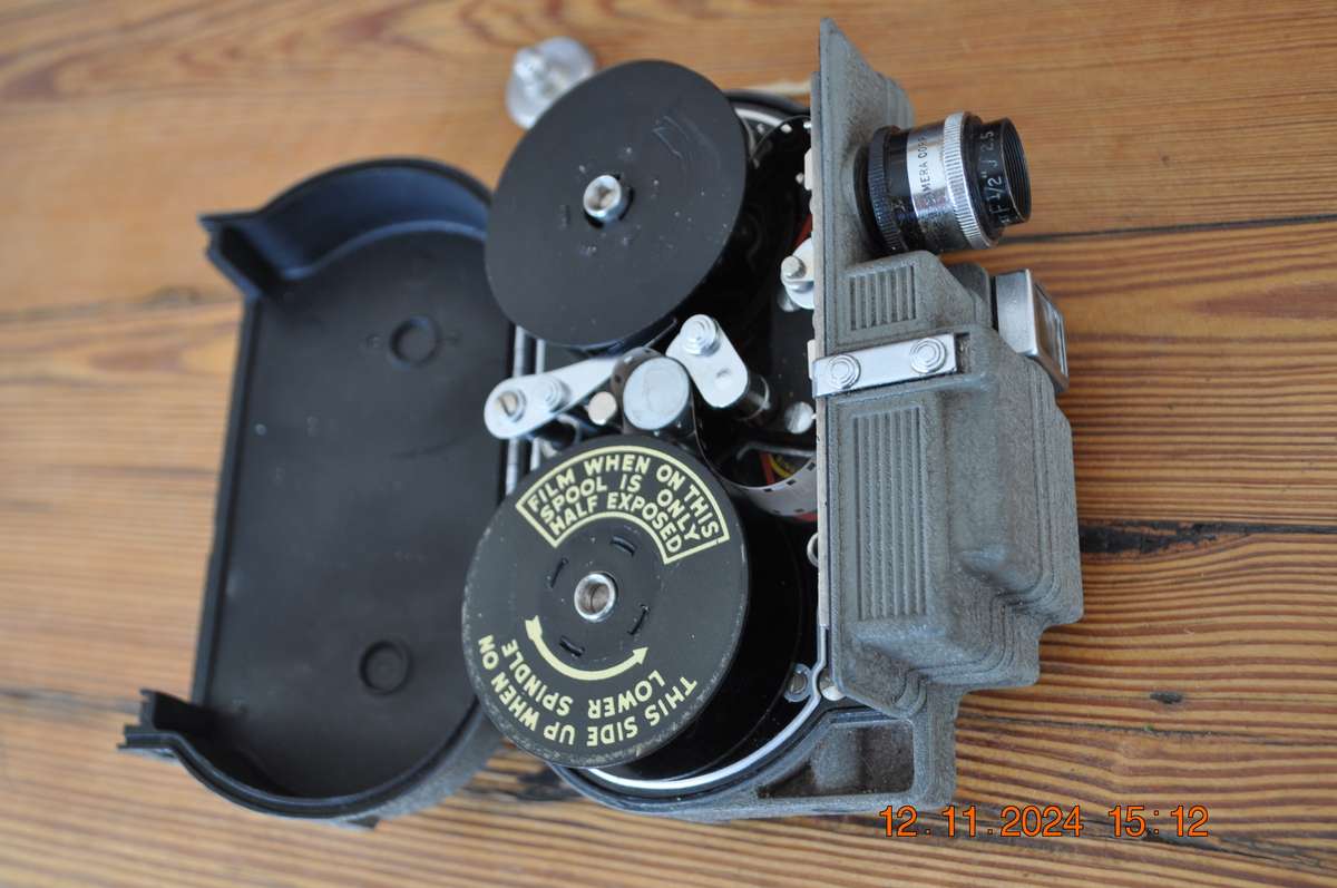 Vintage Cinemaster II Model G-8 8mm Movie Camera