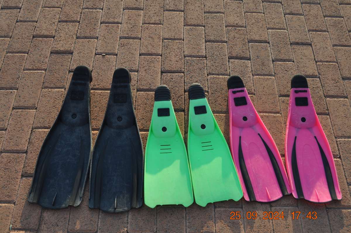 Mares Scuba Fins 3 Pairs