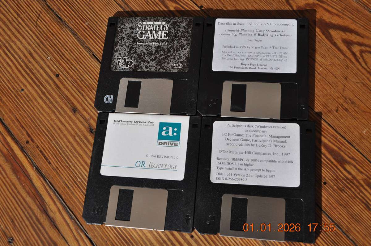 Vintage Computer Software On 13 Floppy Discs 1.44mb
