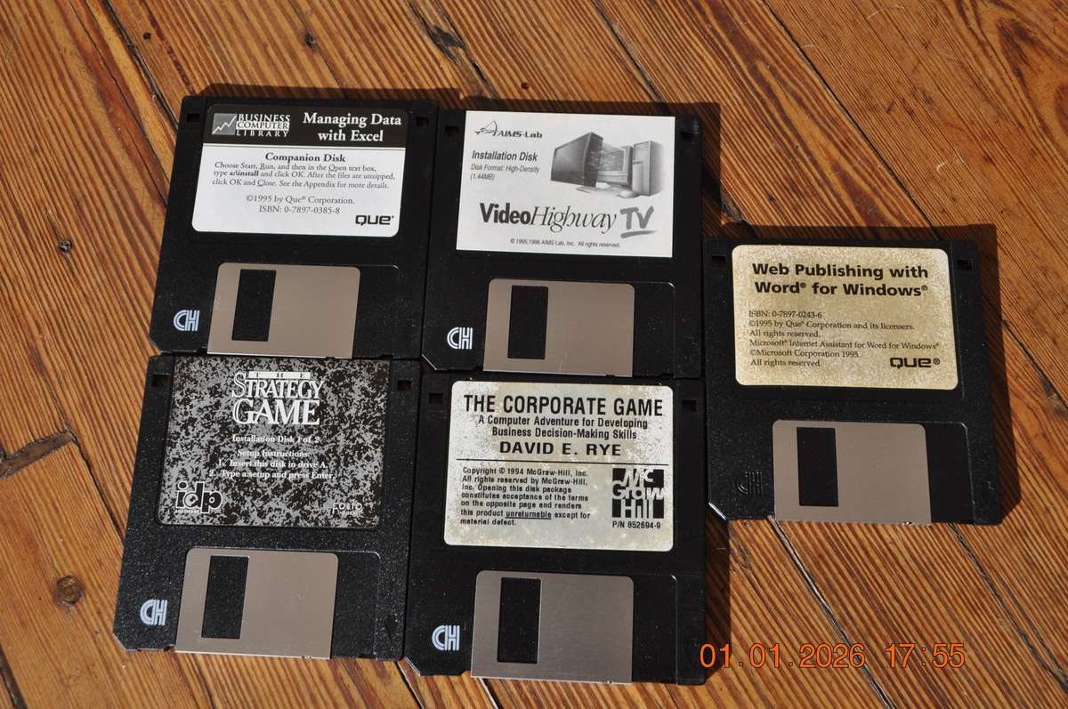 Vintage Computer Software On 13 Floppy Discs 1.44mb