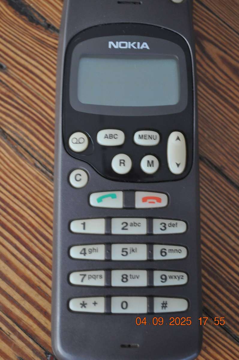 Vintage 1990s Nokia 1610 Cell phone (as is)