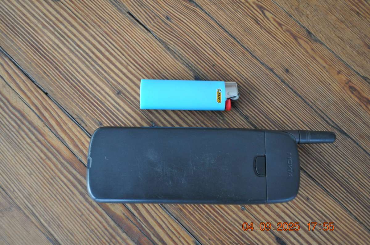 Vintage 1990s Nokia 1610 Cell phone (as is)