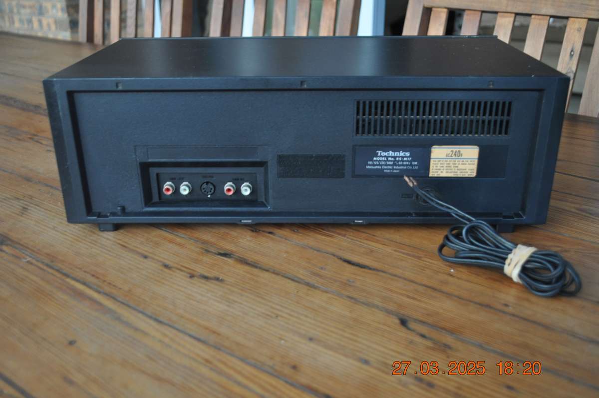 Vintage Technics Cassette Deck RS-M17